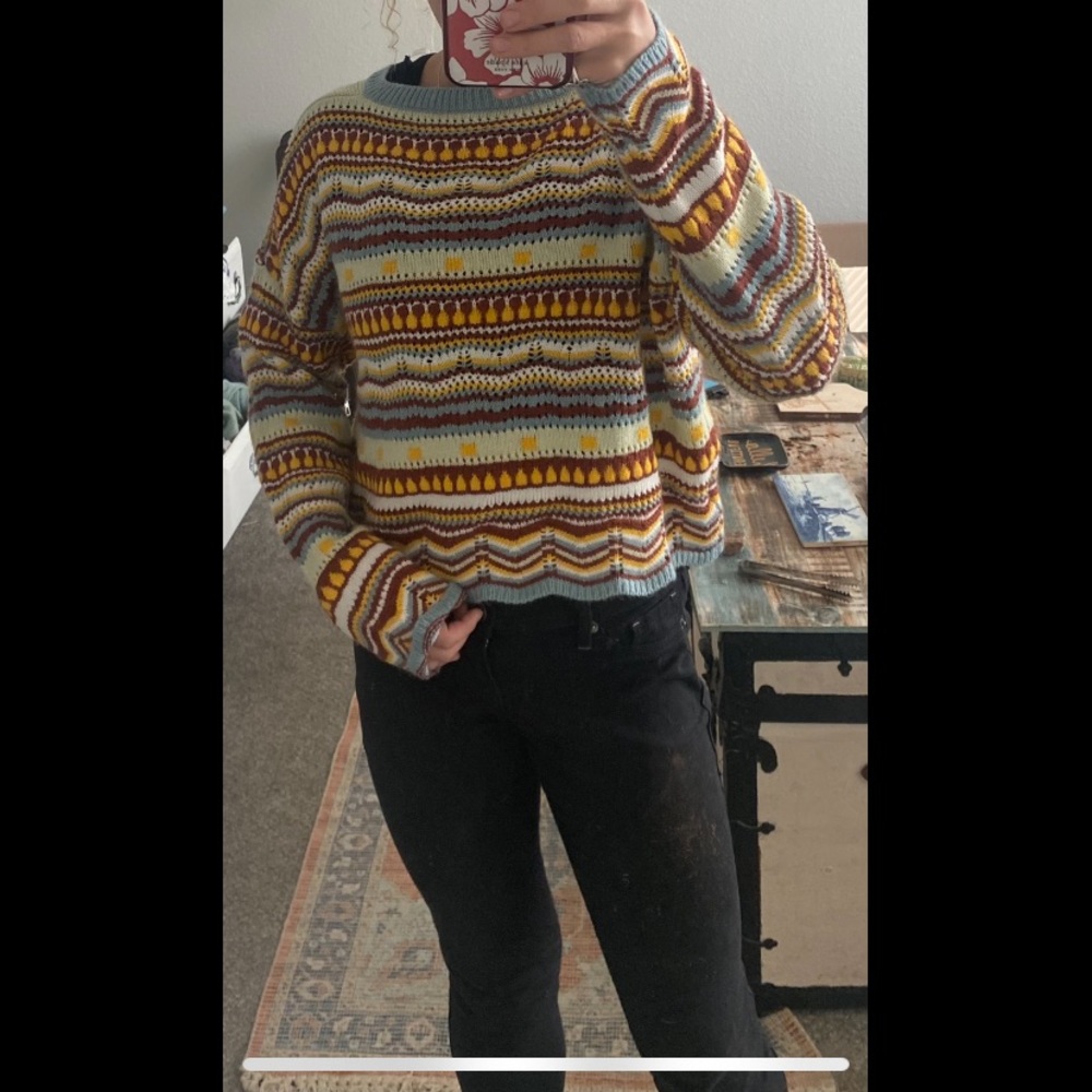 Patterned Breathable Sweater - Picture 2 of 3